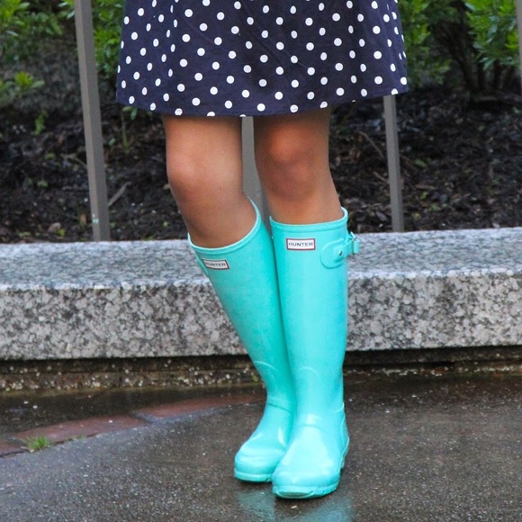 hunter boots blue dot